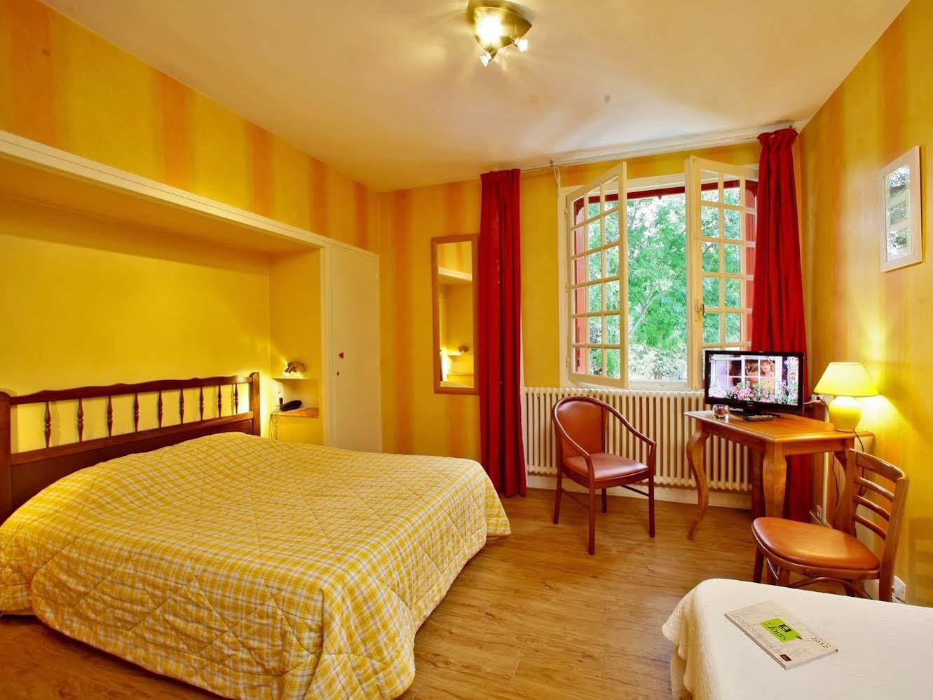 Hostellerie La Charmille Escoire Buitenkant foto