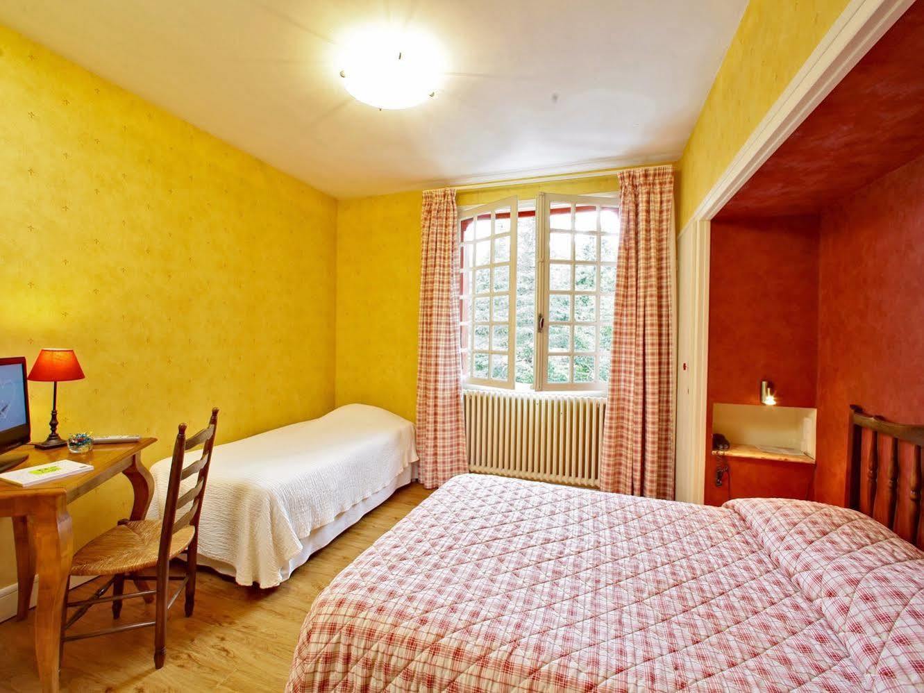 Hostellerie La Charmille Escoire Buitenkant foto