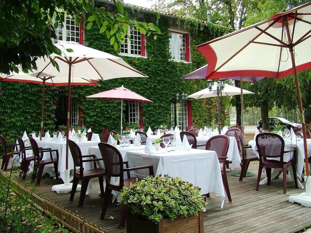 Hostellerie La Charmille Escoire Buitenkant foto