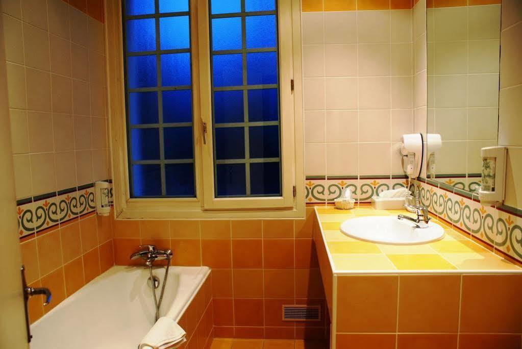 Hostellerie La Charmille Escoire Buitenkant foto